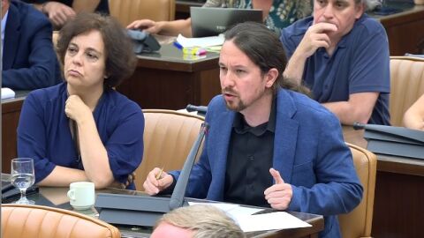 Pablo Iglesias durante la comparecencia de Aznar