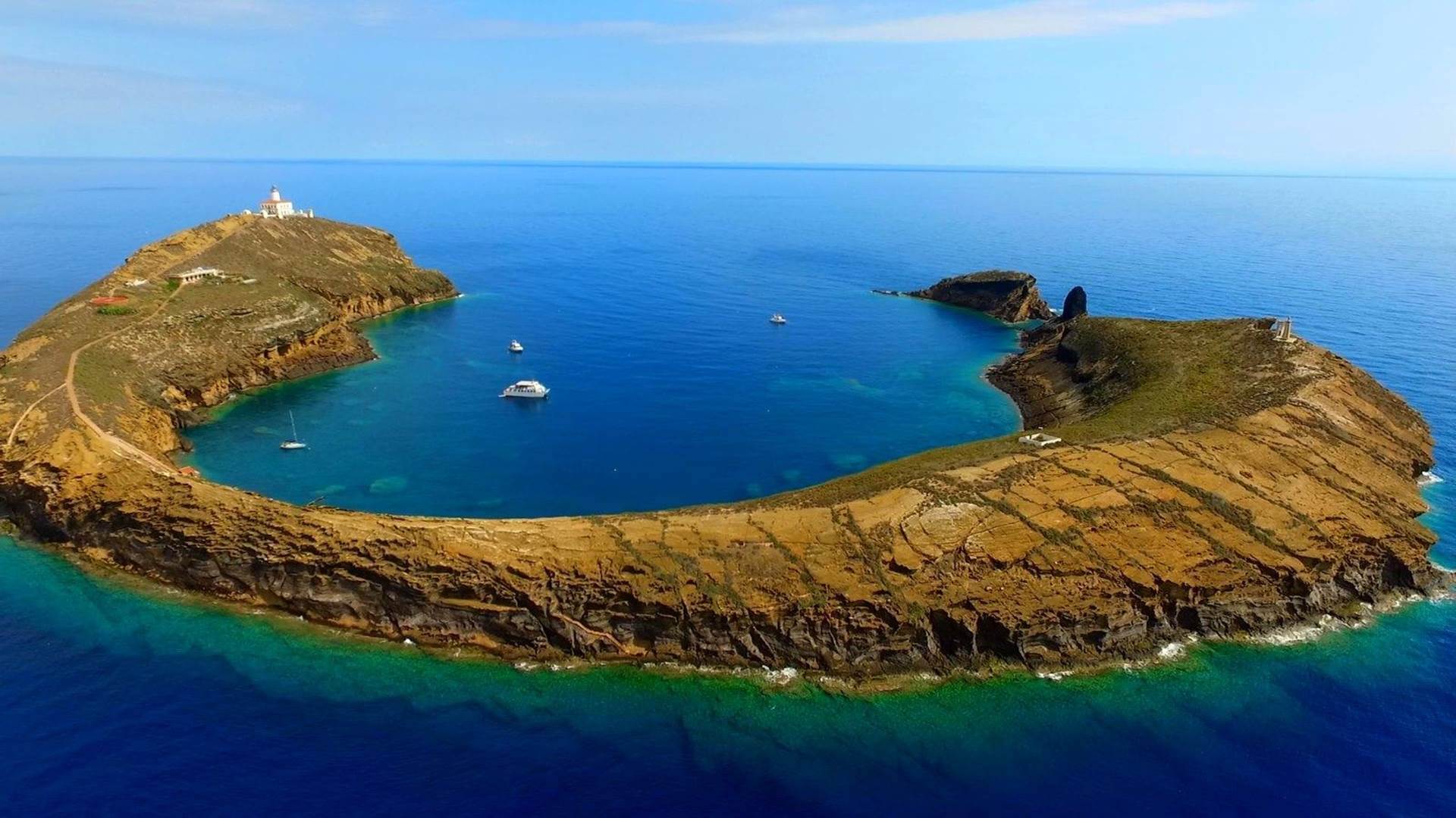 Hallan más de 30 monedas sin acuñar de un taller de falsificación de finales del siglo XVII en las Islas Columbretes Hallan más de 30 monedas sin acuñar de un taller de falsificación de finales del siglo XVII en las Islas Columbretes