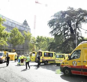 Los servicios de emergencias en las inmediaciones del Hotel Ritz de Madrid Los servicios de emergencias en las inmediaciones del Hotel Ritz de Madrid