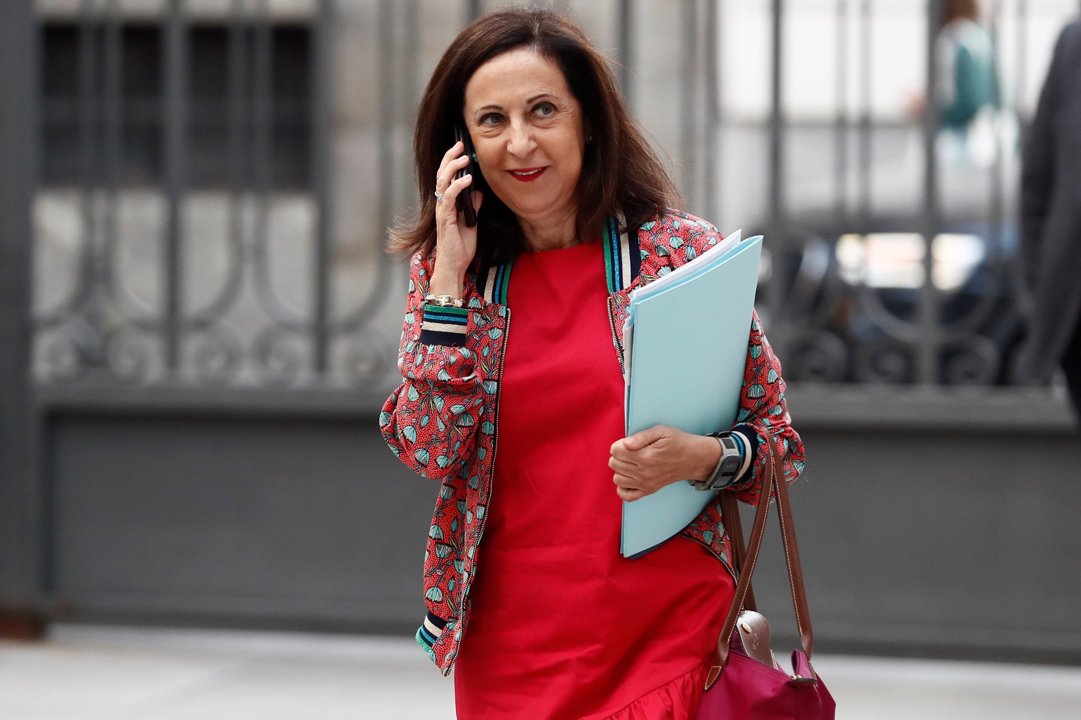 Robles ordena expedientar a los 5 reservistas que firmaron en apoyo de Franco Robles ordena expedientar a los 5 reservistas que firmaron en apoyo de Franco