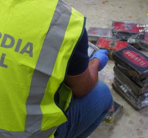 Descubren un coche cargado de cocaína en la A92 Descubren un coche cargado de cocaína en la A92