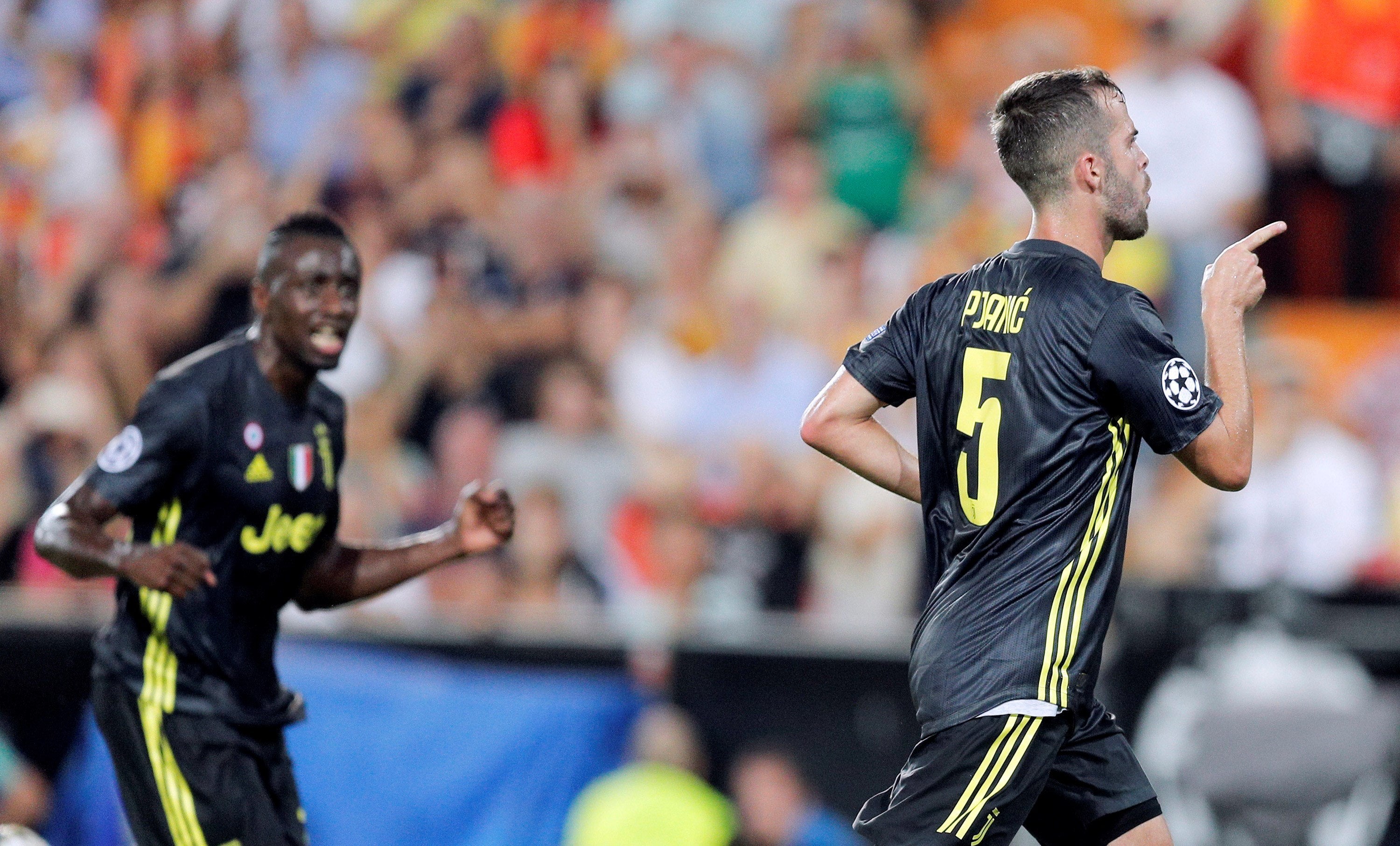 El Valencia no puede con una Juve que jugó más de una hora con diez por la expulsión de Cristiano El Valencia no puede con una Juve que jugó más de una hora con diez por la expulsión de Cristiano