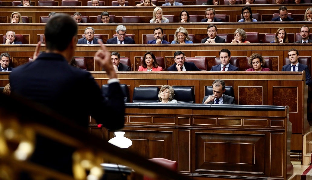Rubén Amón indulta a los políticos: "Se exponen a una presión a la que no es fácil encontrar recompensa" Rubén Amón indulta a los políticos: "Se exponen a una presión a la que no es fácil encontrar recompensa"