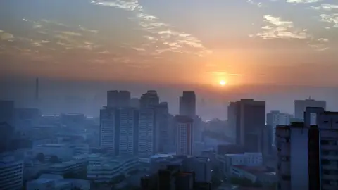 Sale el sol en Corea del Norte (19-09-2018) Amanece en Pionyang (Corea del Norte)