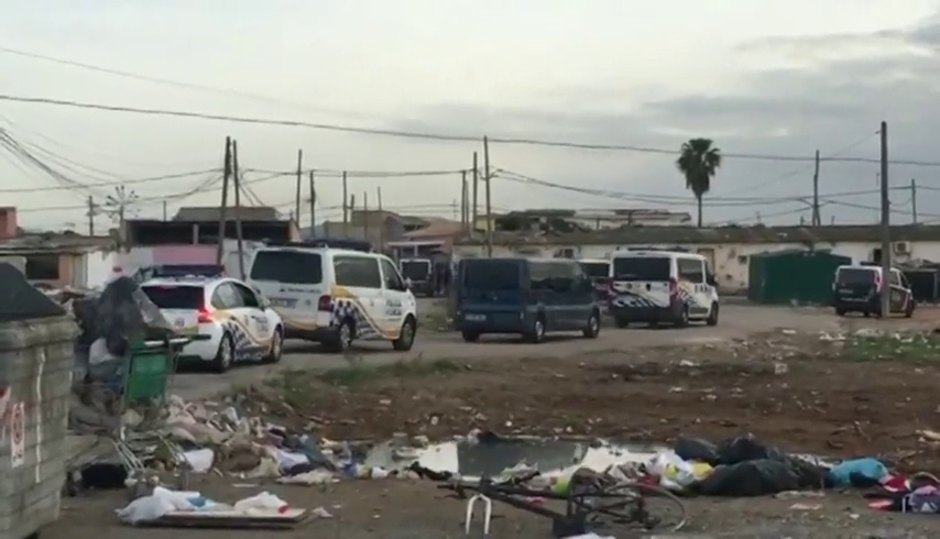 Un total de 110 personas, 44 de ellas menores, dejan Son Banya con motivo de su desmantelamiento Un total de 110 personas, 44 de ellas menores, dejan Son Banya con motivo de su desmantelamiento