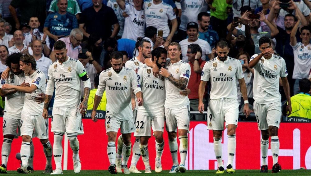 Los jugadores del Real Madrid celebran un gol ante la Roma