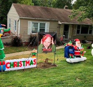 Adelantan la Navidad para un niño de dos años al que le quedan dos meses de vida Adelantan la Navidad para un niño de dos años al que le quedan dos meses de vida