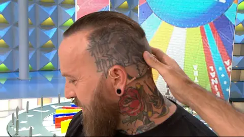 Los increíbles tatuajes de Sergio dejan un reto pendiente en 'La ruleta de la suerte' Los increíbles tatuajes de Sergio dejan un reto pendiente en 'La ruleta de la suerte'