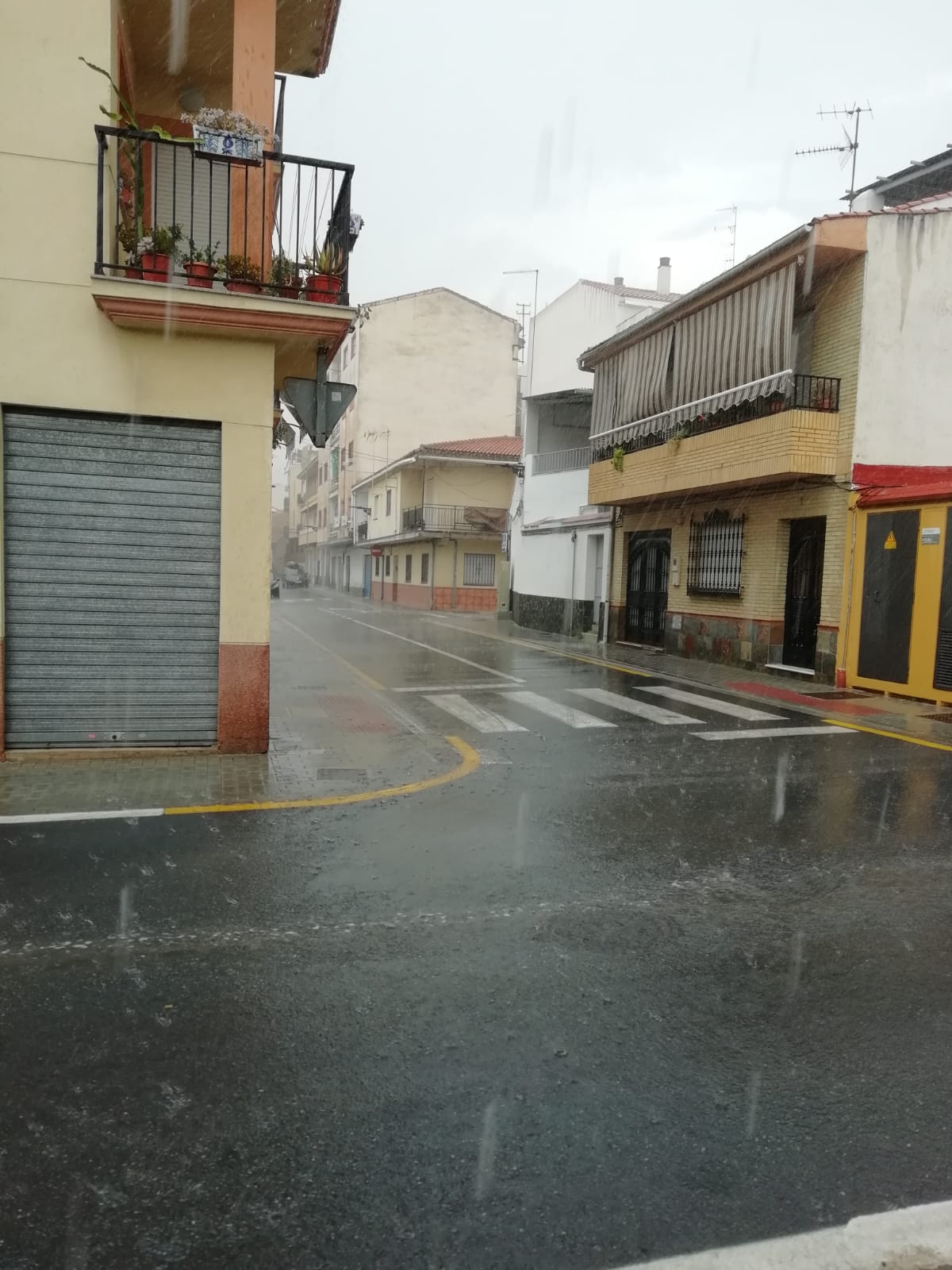 Las fuertes precipitaciones vuelven a ocasionar inundaciones en capital y provincia Las fuertes precipitaciones vuelven a ocasionar inundaciones en capital y provincia