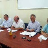 Regantes del Júcar-Vinalopó con el Secretario Autonómico de Agricultura durante la reunión celebrada en Villena