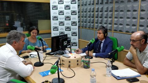 Hoy tertulia pol&iacute;tica con Juan Manuel P&eacute;rez Dorao de Ciudadanos, Daniel L&oacute;pez Marijuan de Ganar C&aacute;diz en Com&uacute;n e Ignacio Romani del Partido Popular.
