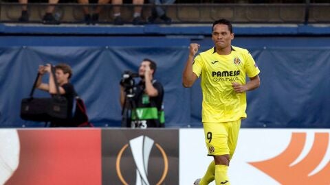 Carlos Bacca celebra su gol ante el Rangers