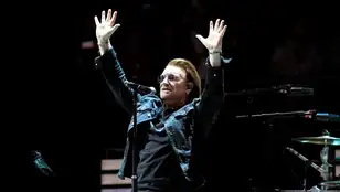 El cantante de la banda irlandesa 'U2', Bono