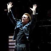 El cantante de la banda irlandesa 'U2', Bono