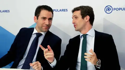 El secretario general del PP, Teodoro García Egea, junto al presidente del PP, Pablo Casado. Teodoro García Egea.