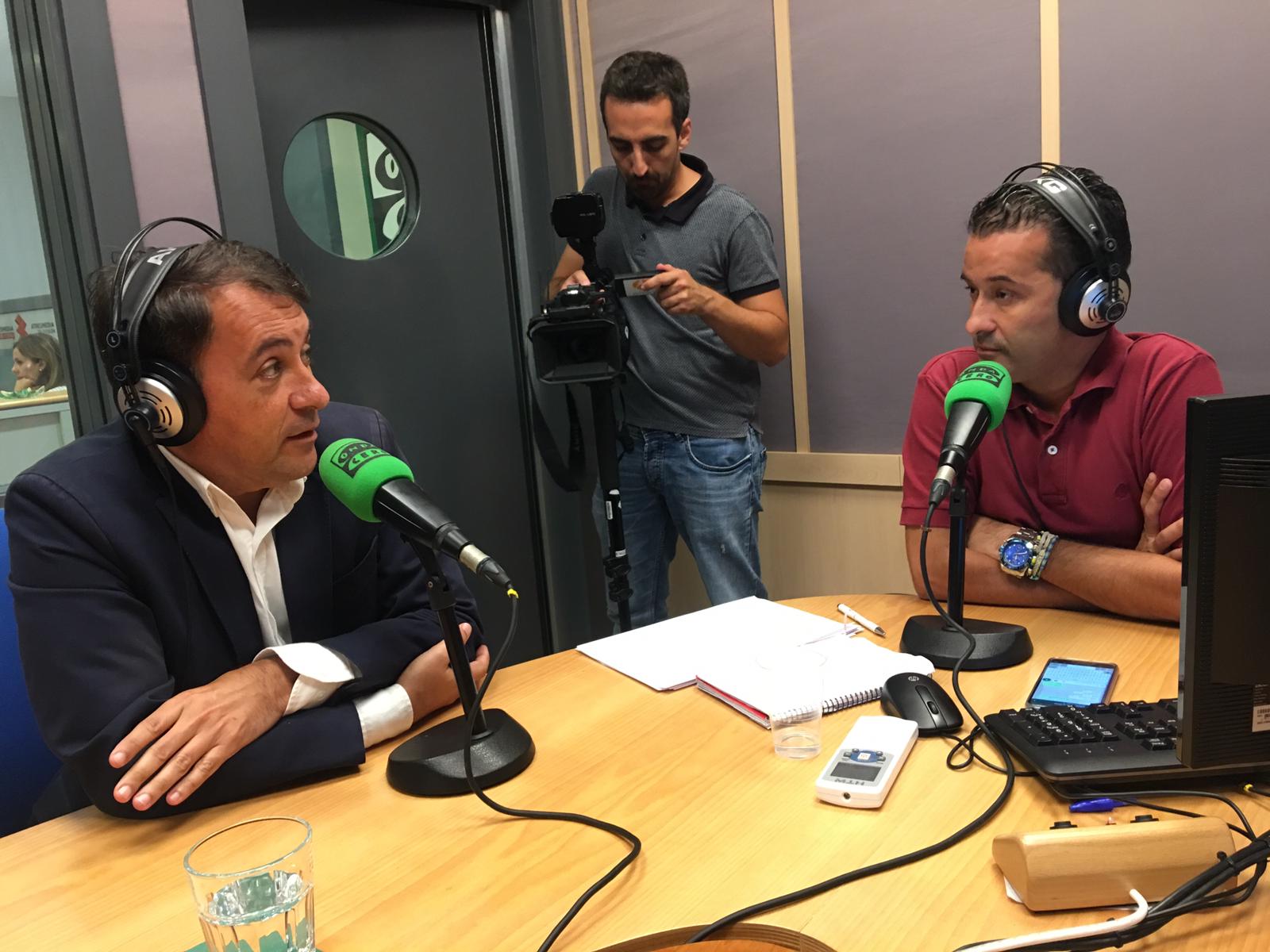 José Manuel Bermúdez, alcalde de S/C de Tenerife " 'Santa Cruz Verde 2030' es de los proyectos más ilusionantes que ha tenido la ciudad y su desarrollo vinculará a los gobiernos de las próximas legislaturas José Manuel Bermúdez, alcalde de S/C de Tenerife " 'Santa Cruz Verde 2030' es de los proyectos más ilusionantes que ha tenido la ciudad y su desarrollo vinculará a los gobiernos de las próximas legislaturas