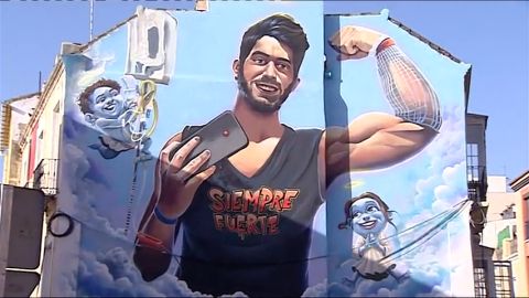 Un instituto de Cartagena homenajea a Pablo R&aacute;ez con un mural en su fachada