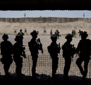 Varios militares iraníes Varios militares iraníes