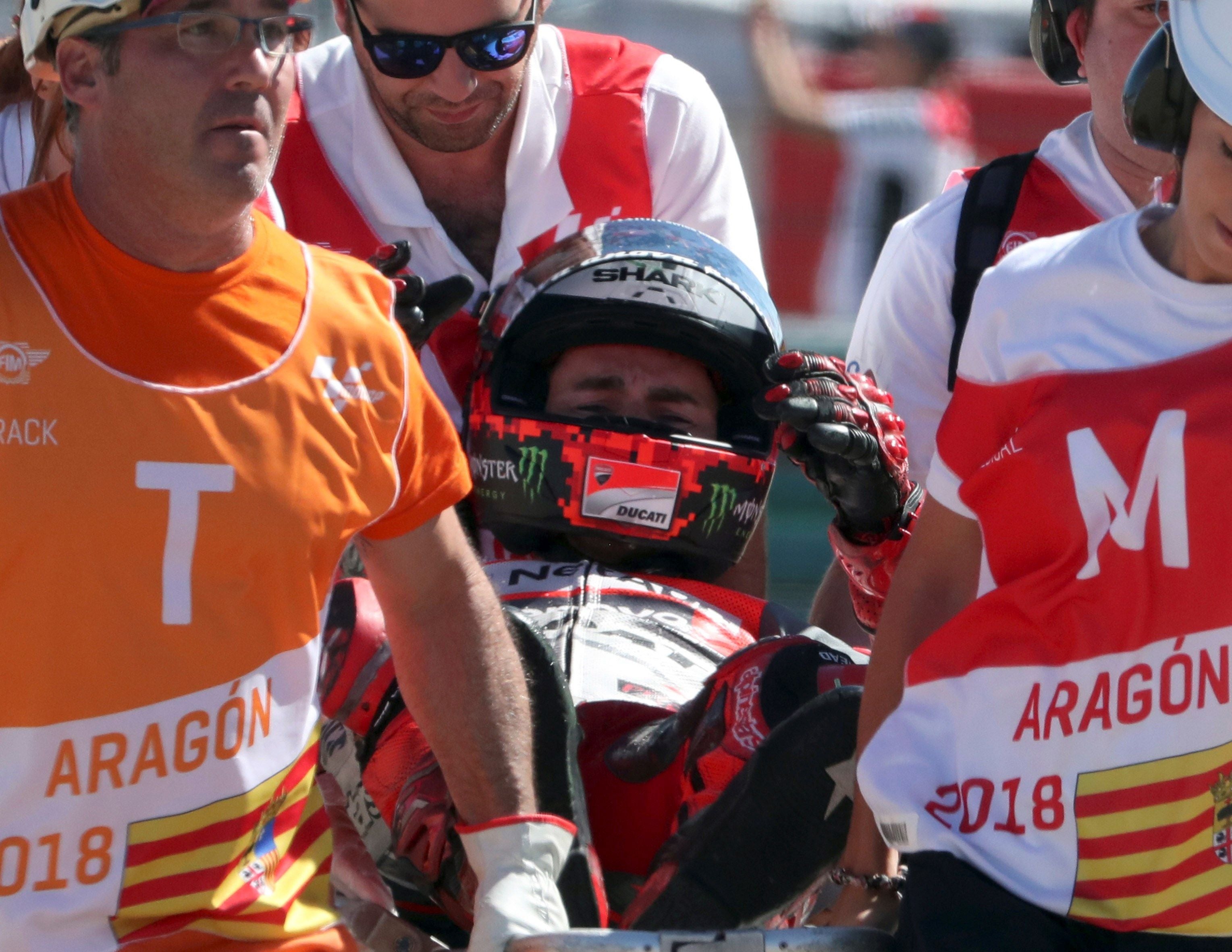 Jorge Lorenzo y Márquez firman la paz: "He recibido una llamada" Jorge Lorenzo y Márquez firman la paz: "He recibido una llamada"