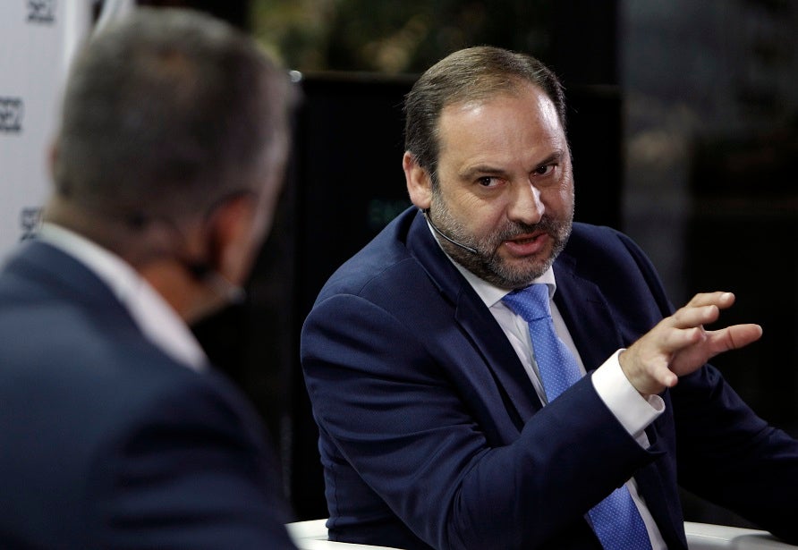 Ábalos dice que le preocupa la actitud de Ana Pastor, pues "ha dado un paso inaudito en la democracia" Ábalos dice que le preocupa la actitud de Ana Pastor, pues "ha dado un paso inaudito en la democracia"