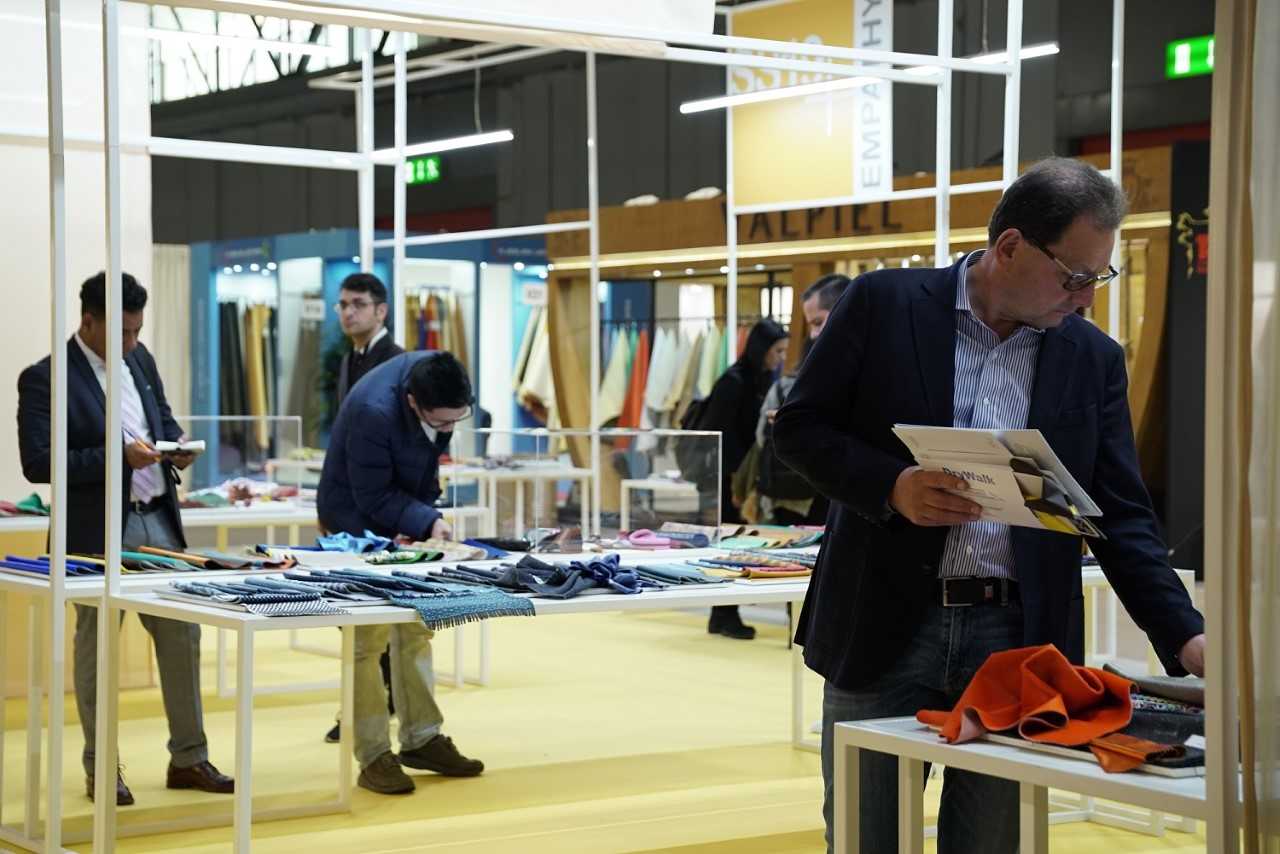 Más de una veintena de empresas de componentes para el calzado de las comarcas del Vinalopó exponen en Lineapelle Más de una veintena de empresas de componentes para el calzado de las comarcas del Vinalopó exponen en Lineapelle