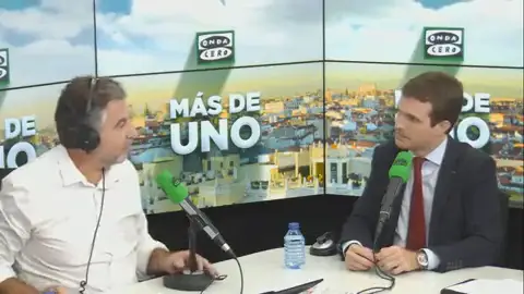 Pablo Casado, sobre Sánchez: "Quien ha exigido dimitir a una ministra por falsedad documental, tiene dar explicaciones sobre su tesis" Pablo Casado, sobre Sánchez: "Quien ha exigido dimitir a una ministra por falsedad documental, tiene dar explicaciones sobre su tesis"