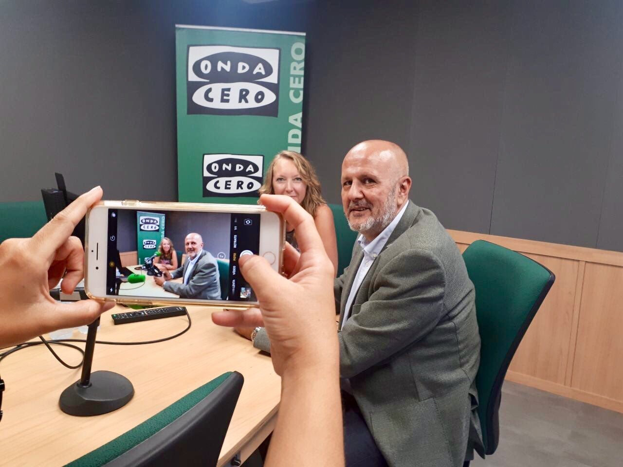 Ensenyat apuesta por "recuperar a los jóvenes que se han visto obligados a desarrollar su trabajo en el extranjero" Ensenyat apuesta por "recuperar a los jóvenes que se han visto obligados a desarrollar su trabajo en el extranjero"