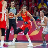 Marta Xargay postea ante Carpréaux en el España-Bélgica Marta Xargay postea ante Carpréaux en el España-Bélgica