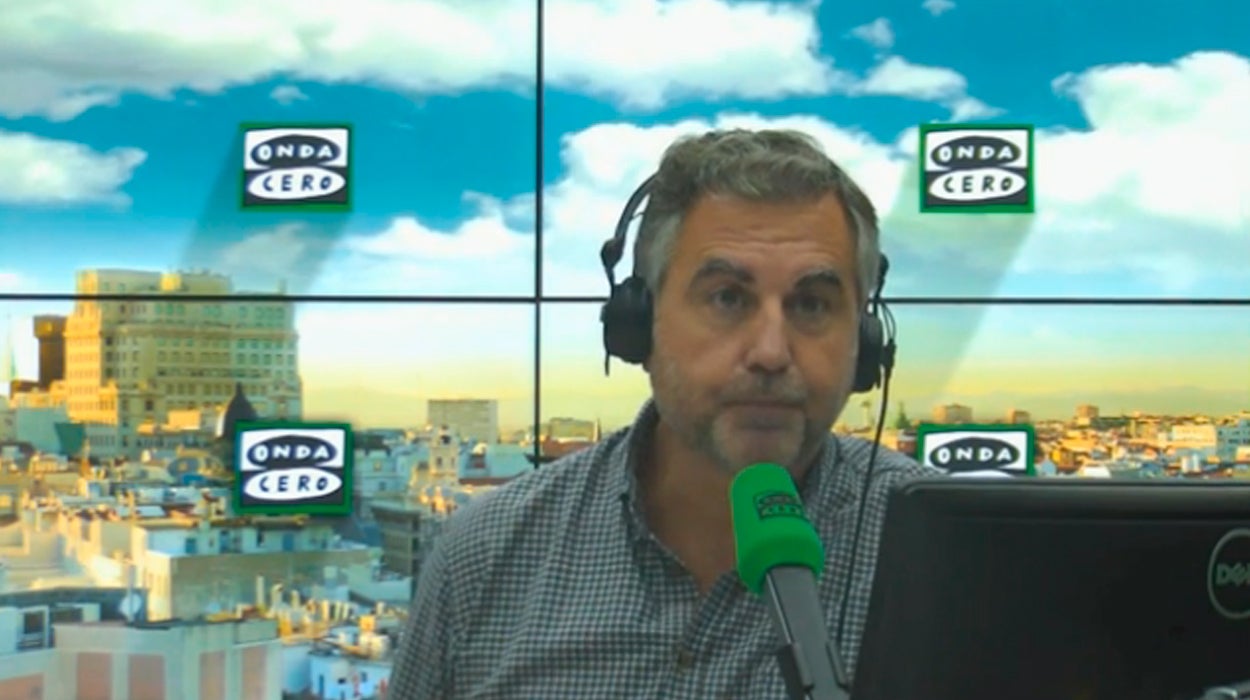 Monólogo de Alsina: "De momento no hay acelerón para sortear el frontón del Senado, del que el PP tiene la llave" Monólogo de Alsina: "De momento no hay acelerón para sortear el frontón del Senado, del que el PP tiene la llave"