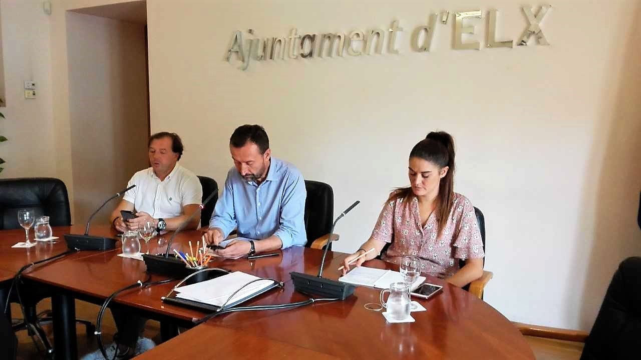 El tripartito proyecta consensuar en el seno del Consejo Social de Elche las inversiones que se exigirán a la Generalitat y al Gobierno de España El tripartito proyecta consensuar en el seno del Consejo Social de Elche las inversiones que se exigirán a la Generalitat y al Gobierno de España