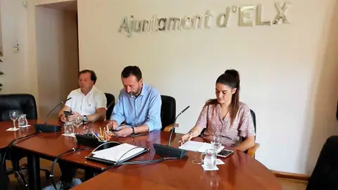 Mireia Mollà (Compromís), Carlos González (PSOE) y Jesús Pareja (Partido de Elche) Mireia Mollà (Compromís), Carlos González (PSOE) y Jesús Pareja (Partido de Elche)