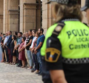 Castellón ha decretado dos días de duelo después de que ayer, un padre asesinara a sus dos hijas. Castellón ha decretado dos días de duelo después de que ayer, un padre asesinara a sus dos hijas.