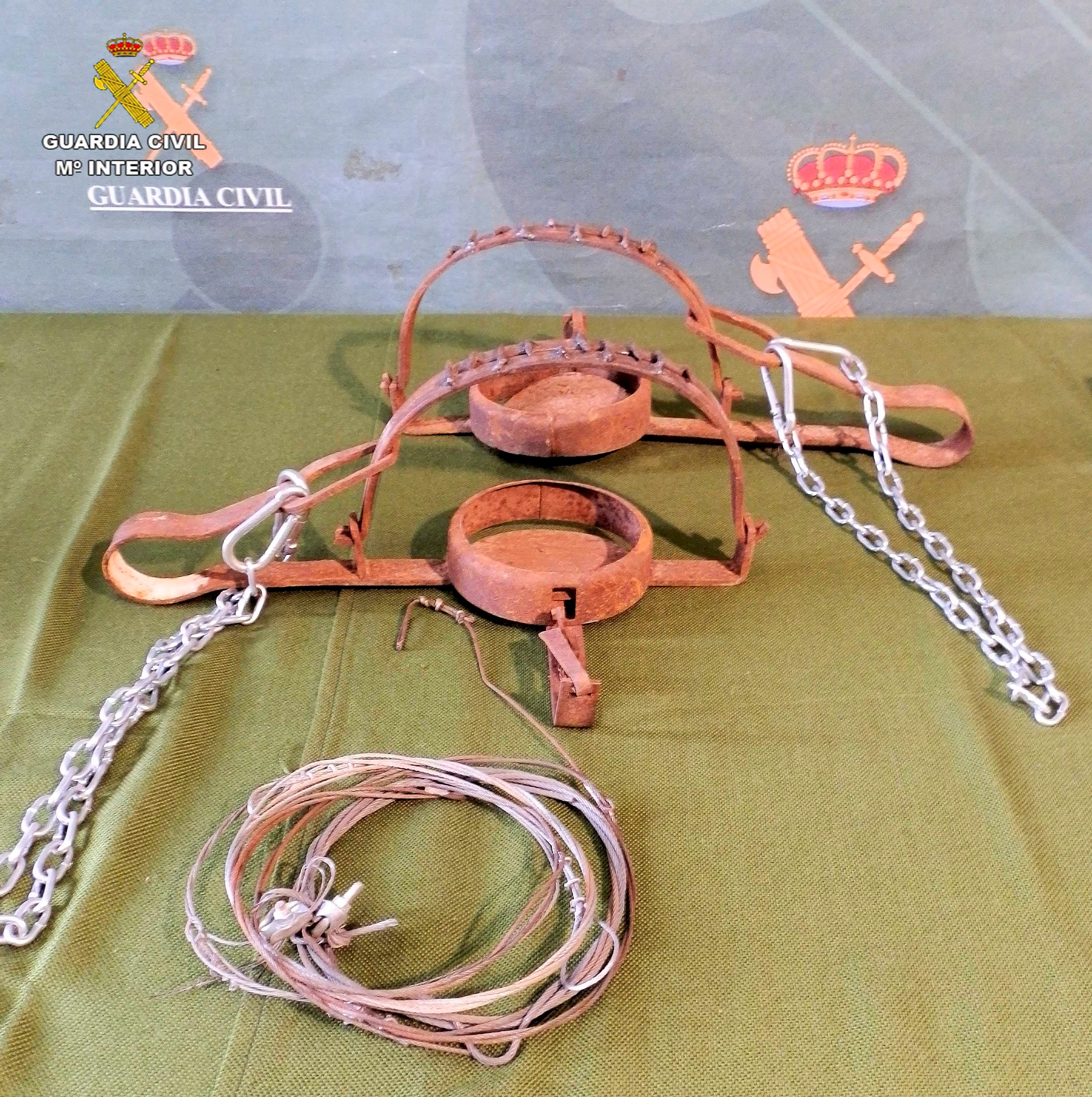 La Guardia Civil investiga a tres personas al colocar lazos y cepos en el paraje de La Solanilla de Moral de Calatrava La Guardia Civil investiga a tres personas al colocar lazos y cepos en el paraje de La Solanilla de Moral de Calatrava