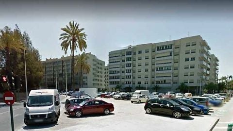 Parking junto a la Cruz del Terme de Elche