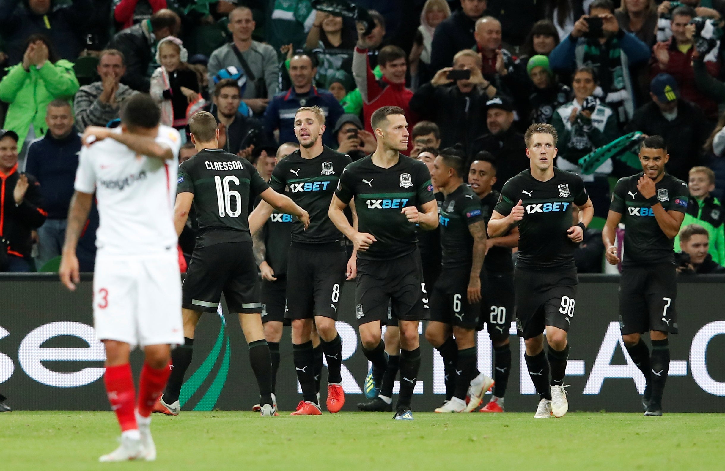 El Krasnodar corta de raíz la euforia del Sevilla remontando el partido El Krasnodar corta de raíz la euforia del Sevilla remontando el partido