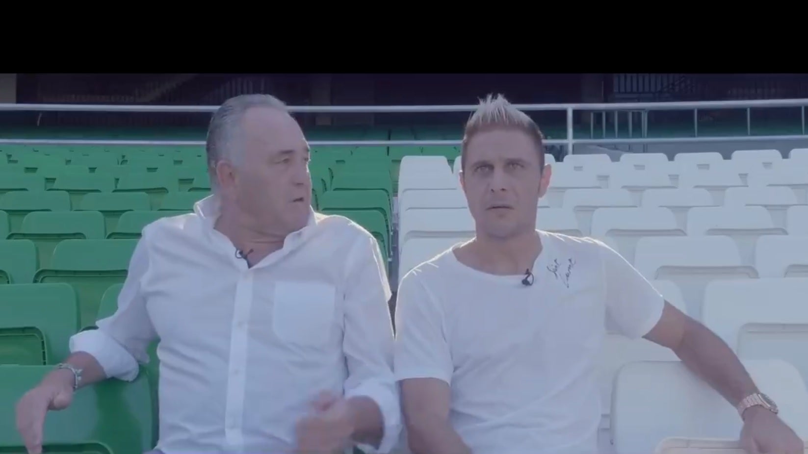 Joaquín y Gordillo protagonizan el anuncio del partido España-Inglaterra en el Villamarín: "Quillo, ¿dónde está la gente?" Joaquín y Gordillo protagonizan el anuncio del partido España-Inglaterra en el Villamarín: "Quillo, ¿dónde está la gente?"