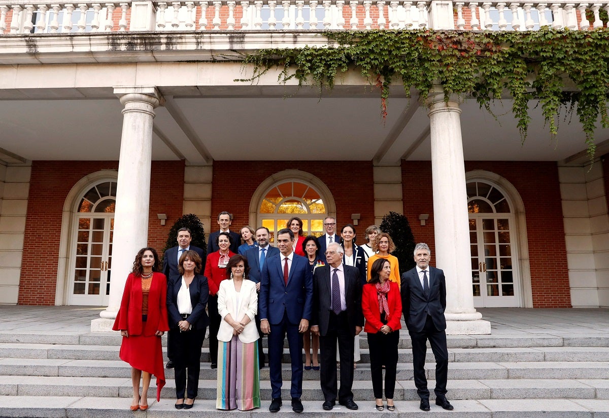 Sánchez preside la foto oficial de su Gobierno tras la incorporación de Carcedo Sánchez preside la foto oficial de su Gobierno tras la incorporación de Carcedo