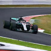 Lewis Hamilton pilota su Mercedes en Suzuka Lewis Hamilton pilota su Mercedes en Suzuka