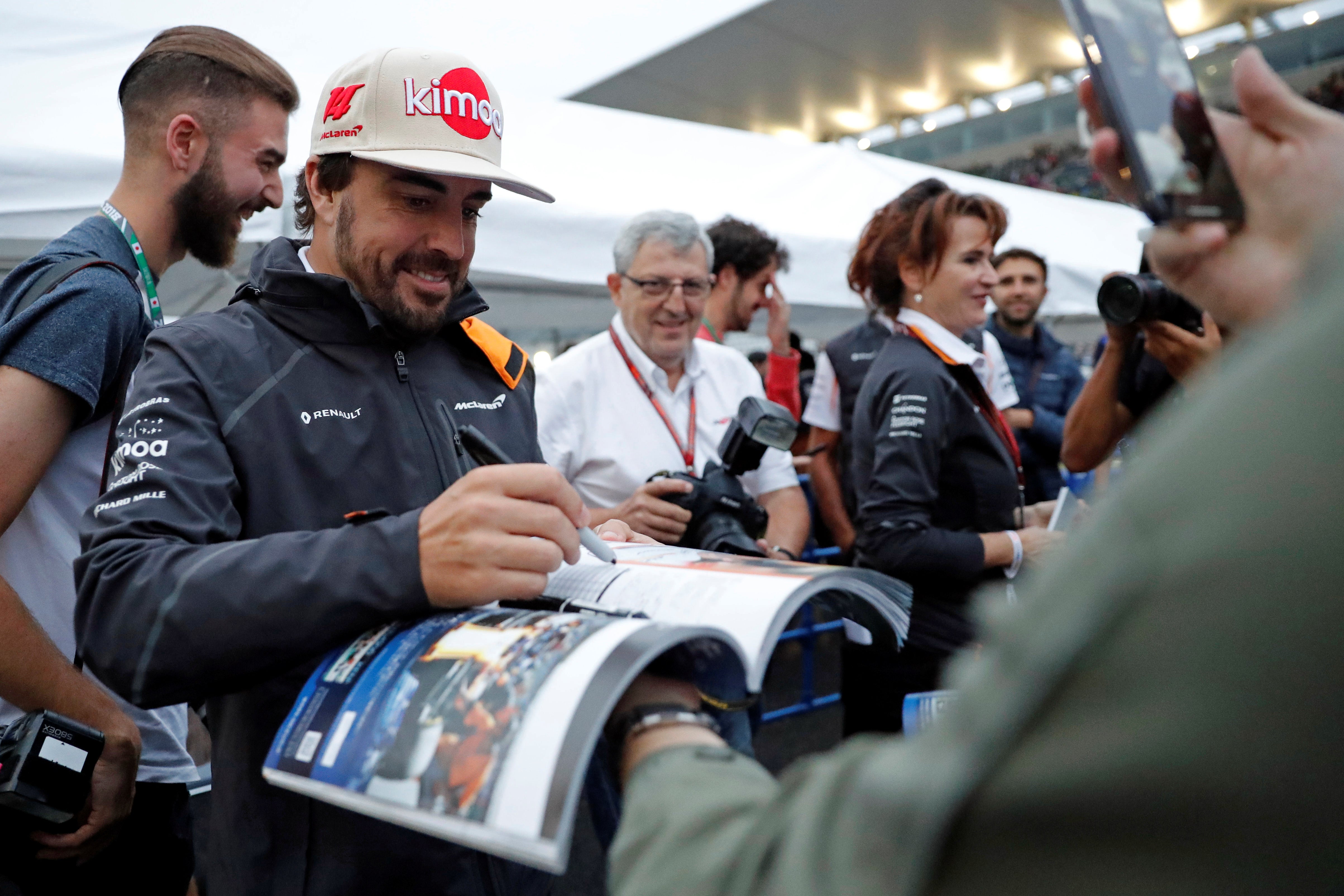 Fernando Alonso: "La lluvia sería lo mejor para nosotros, aunque tampoco es que vayamos a dar un salto enorme" Fernando Alonso: "La lluvia sería lo mejor para nosotros, aunque tampoco es que vayamos a dar un salto enorme"