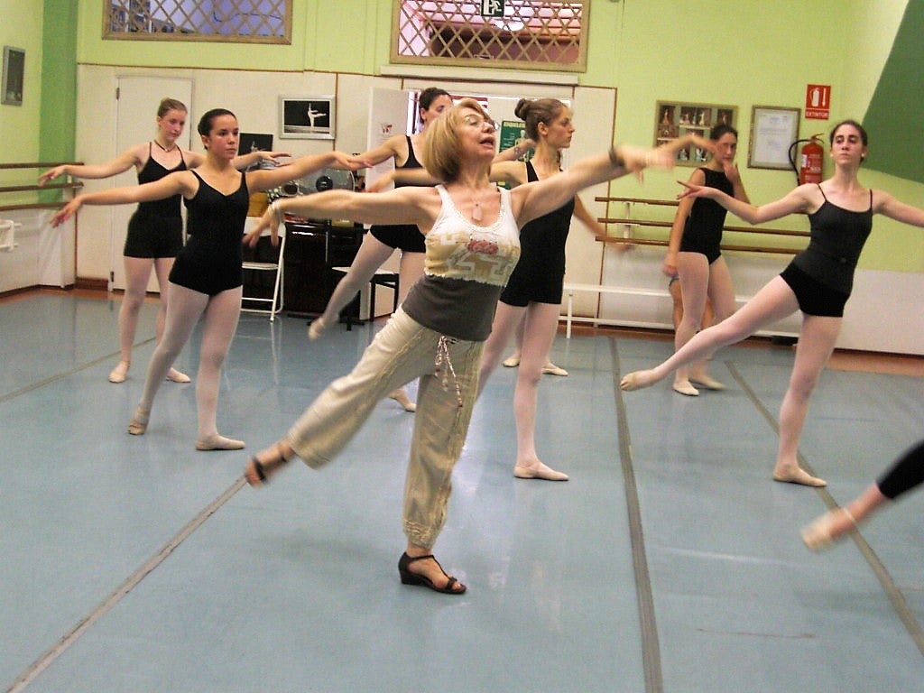 El Ayuntamiento de Elche reconoce con el Ram d’Or de la ciudad la trayectoria profesional de la bailarina Pilar Sánchez El Ayuntamiento de Elche reconoce con el Ram d’Or de la ciudad la trayectoria profesional de la bailarina Pilar Sánchez