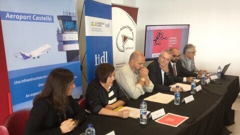 Representantes de Adlypse Castell&oacute;, la UJI y el Institut Interuniversitari de Desenvolupament Local.
