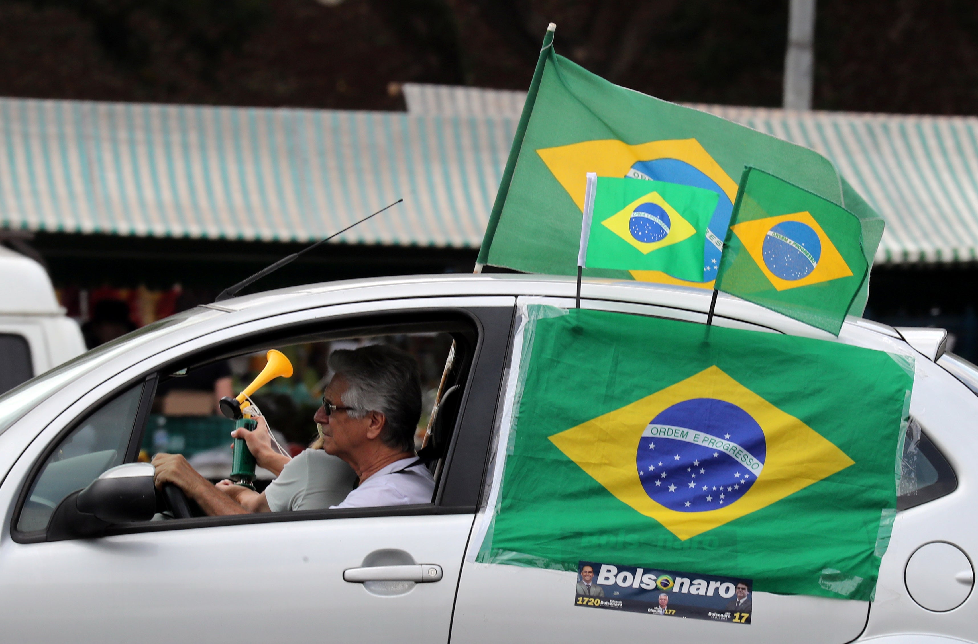 Las claves de La Brújula: elecciones en Brasil marcadas por el miedo a sufrir agresiones Las claves de La Brújula: elecciones en Brasil marcadas por el miedo a sufrir agresiones