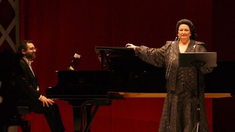 Montserrat Caball&eacute; durante una actuaci&oacute;n