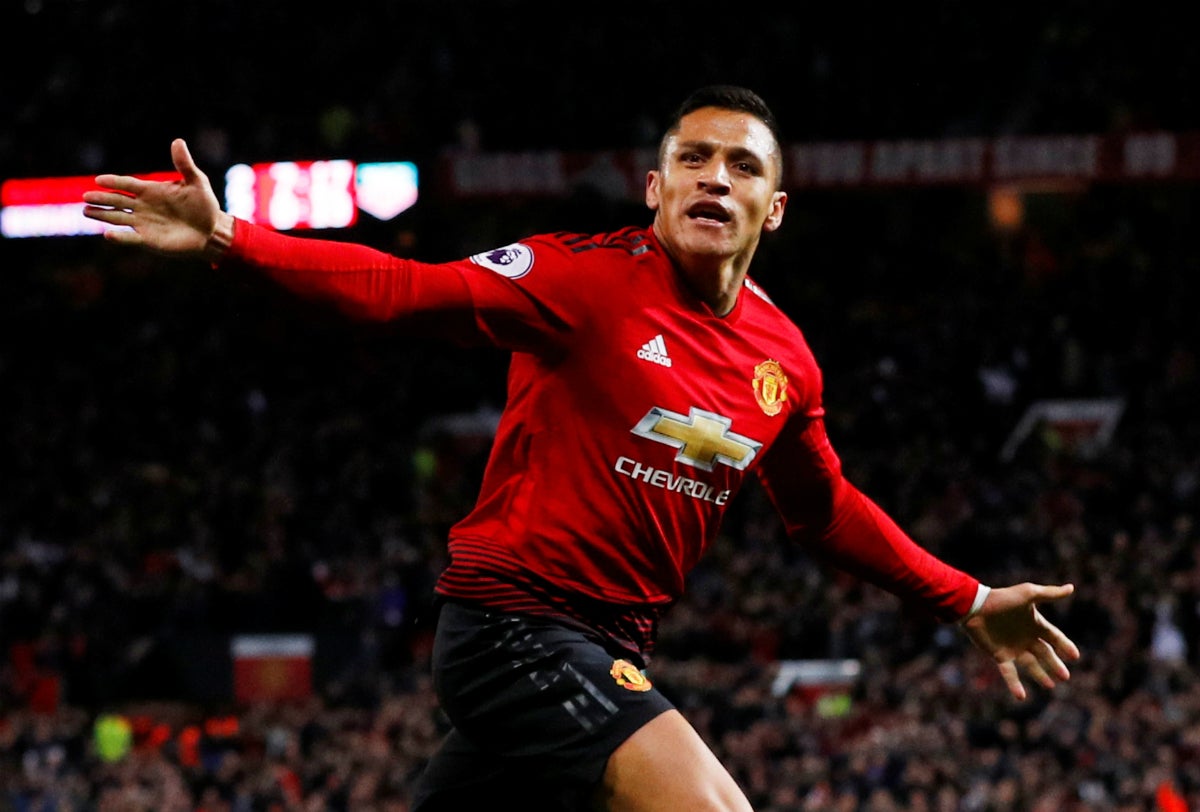 Alexis Sánchez salva a Mourinho y al Manchester United ante el Newcastle de Rafa Benítez Alexis Sánchez salva a Mourinho y al Manchester United ante el Newcastle de Rafa Benítez