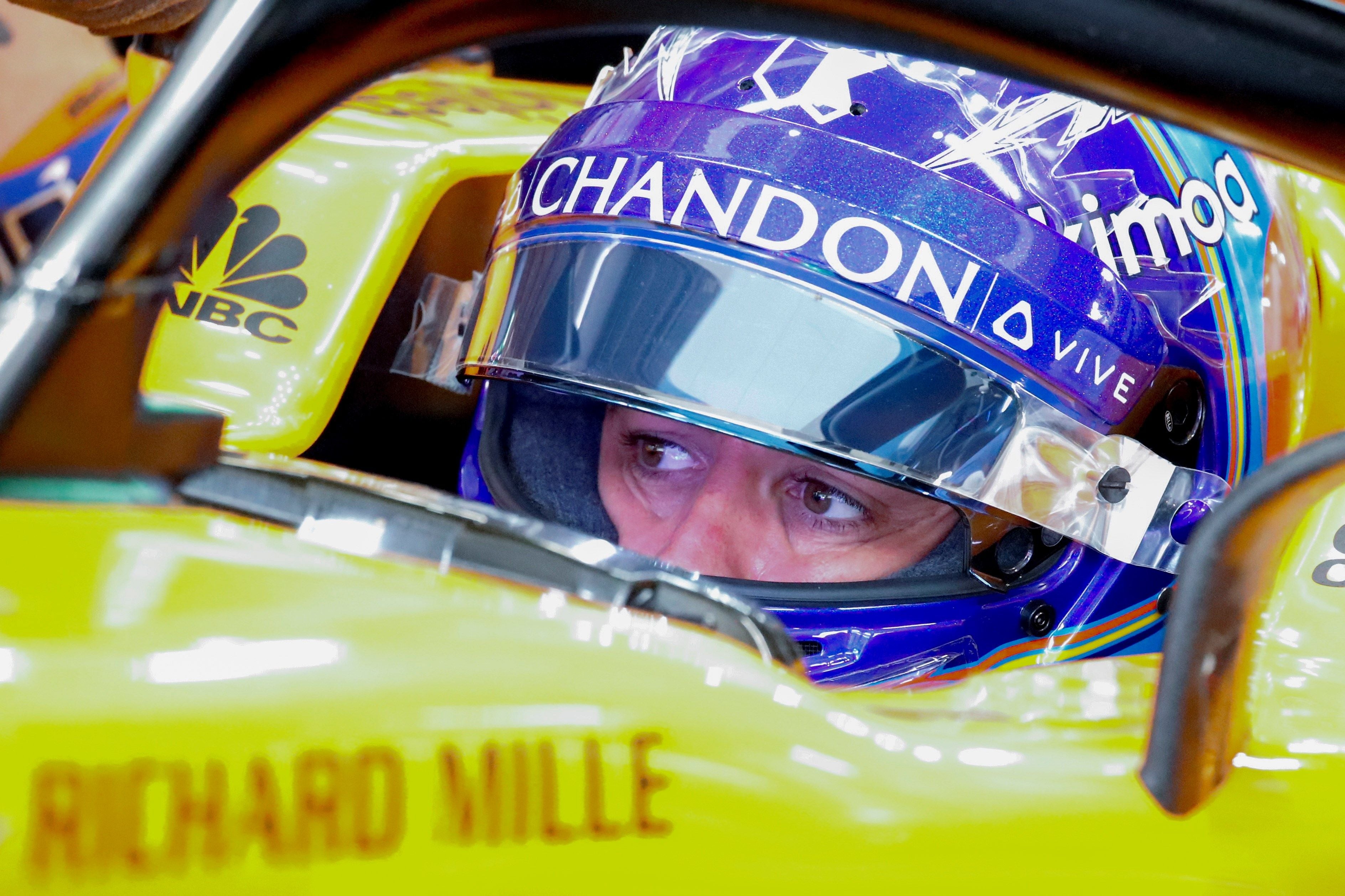 Fernando Alonso lucirá este caso con un diseño especial en su última carrera de F1 Fernando Alonso lucirá este caso con un diseño especial en su última carrera de F1