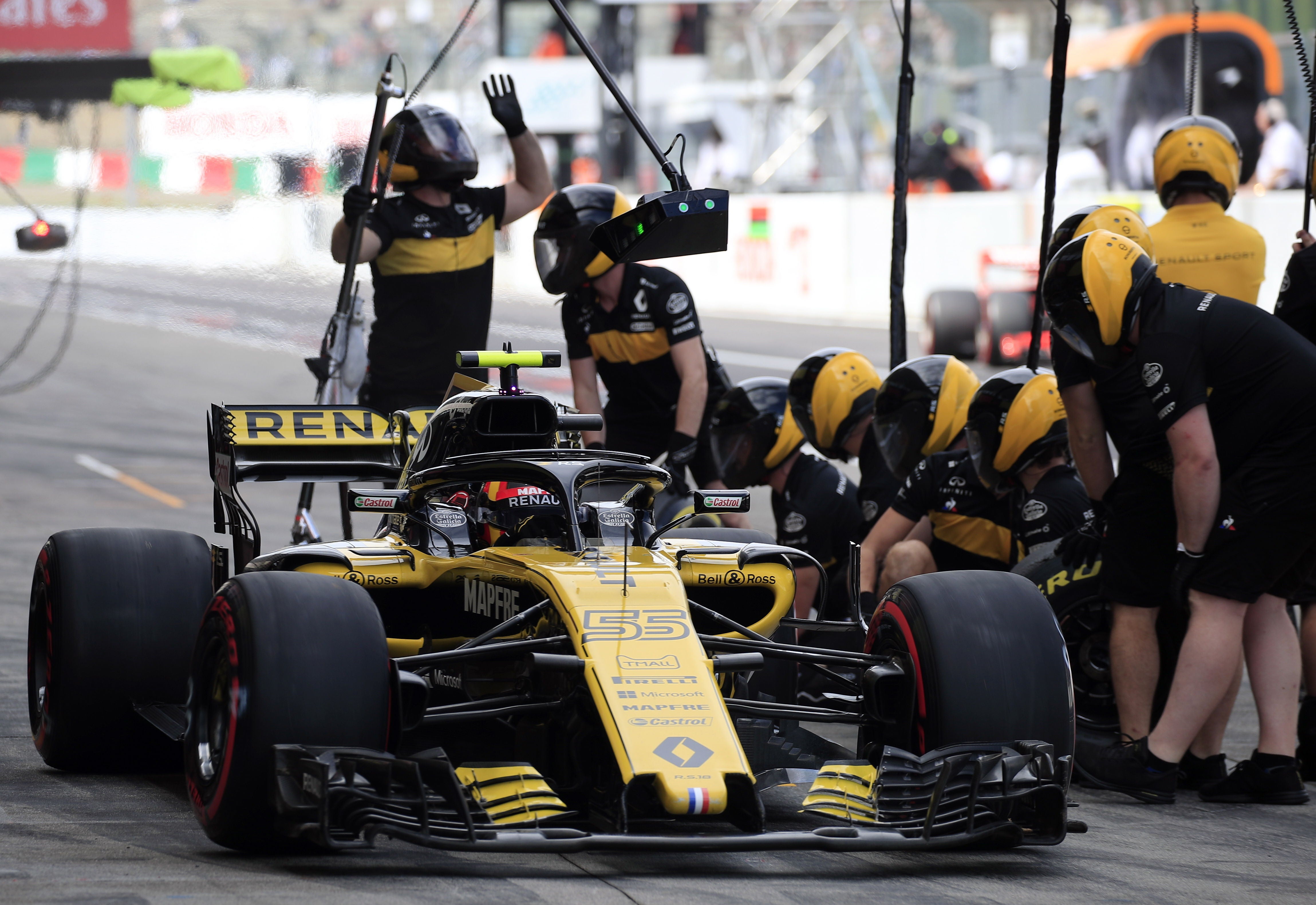 Carlos Sainz: "No somos competitivos como para estar en la Q3" Carlos Sainz: "No somos competitivos como para estar en la Q3"