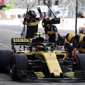 Carlos Sainz, en el pit-lane de Suzuka Carlos Sainz, en el pit-lane de Suzuka