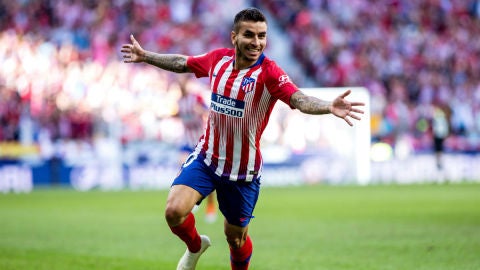 &Aacute;ngel Correa celebra un gol