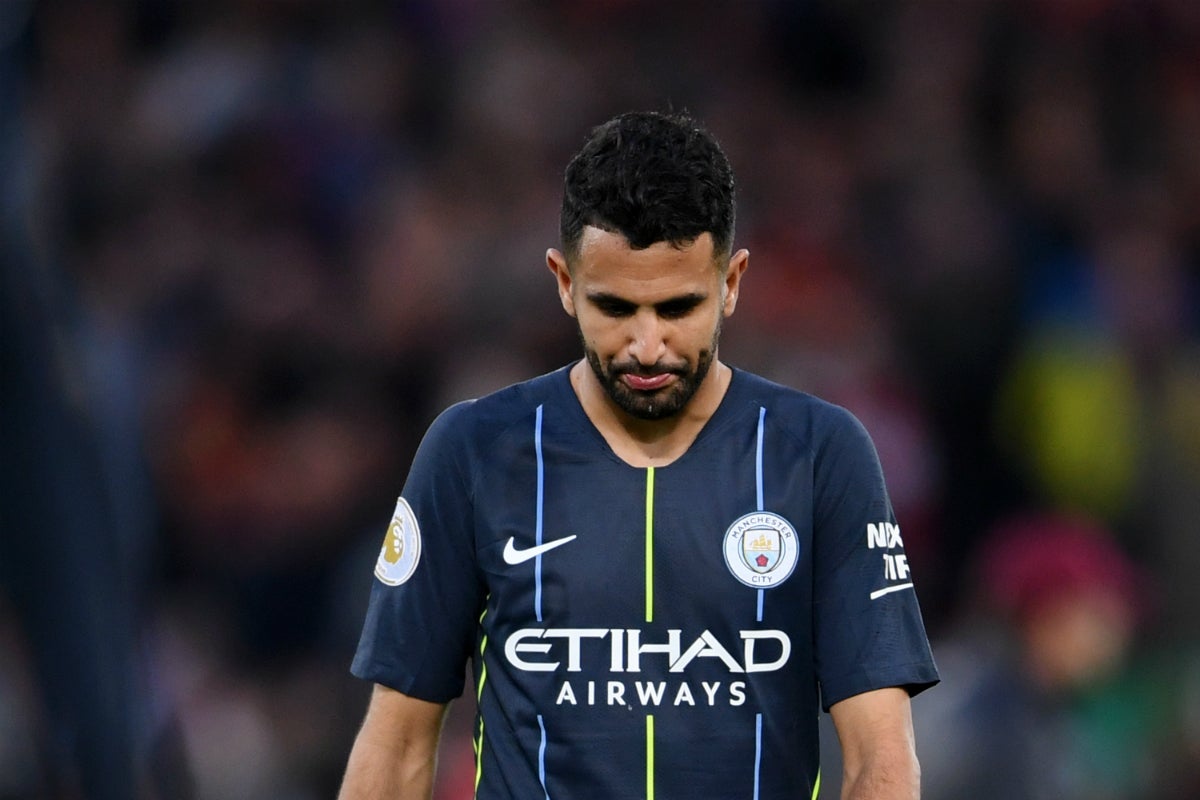 Mahrez manda a las nubes la victoria del Manchester City ante el Liverpool Mahrez manda a las nubes la victoria del Manchester City ante el Liverpool