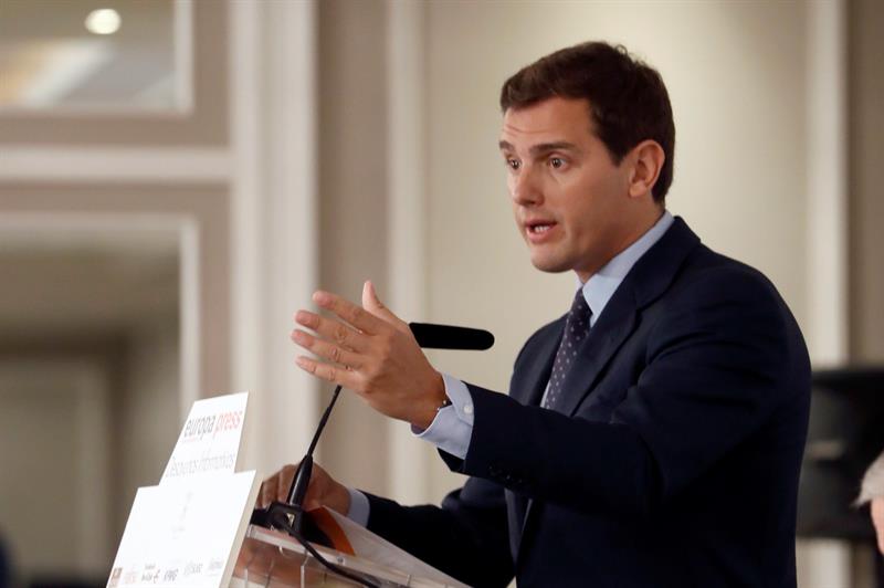 Noticias reales que degeneran a fake news. El control antidroga que eludió Rivera Noticias reales que degeneran a fake news. El control antidroga que eludió Rivera